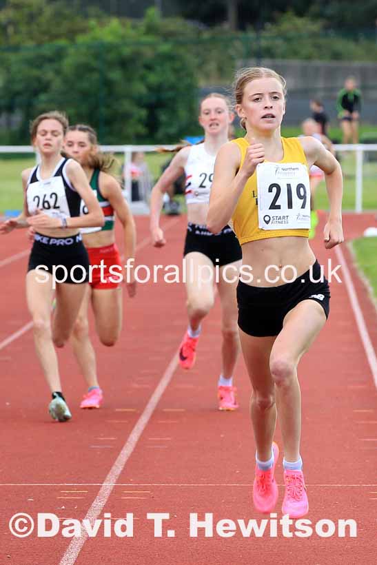 Girls under-15s 1500 metres, 2023 Northern Under-13s, Under-15s and Under-17s, Middlesbrough.  Photo: David T. Hewitson/Sports for All Pics